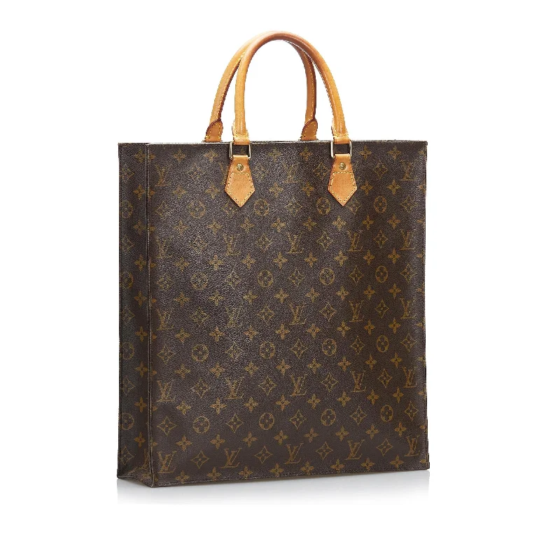 Louis Vuitton bags with a detachable mirror inside for on - the - go touch - upsLouis Vuitton Monogram Sac Plat (Azq2eq)