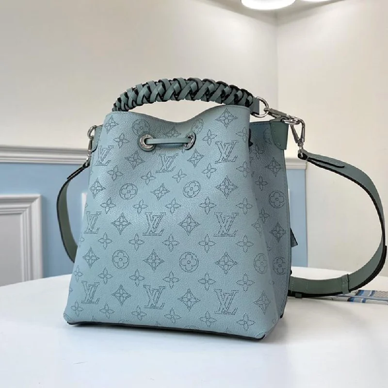 Louis Vuitton Petite Malle bags with a hard - shell structure for uniquenessLouis Vuitton NÉONOÉ BB