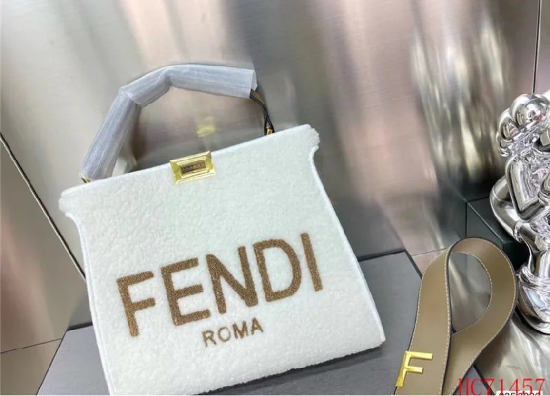 Fendi By The Way bags with a large capacity and a drawstring closureLarge Fendi woman Handbag