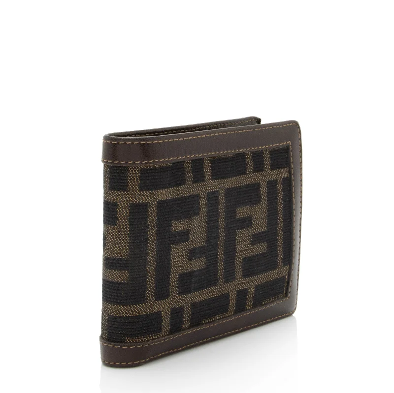 Fendi handbags with a glow - in - the - dark FF logo for a fun and unique featureFendi Vintage Zucca Bi-Fold Wallet (SHF-cz94a8)