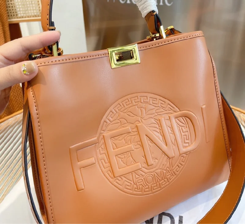 Fendi Sunshine Shopper bags with a removable interior organizer for customized storageNew Brown Fendi woman Handbag