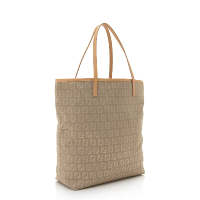 Fendi bags with a detachable makeup pouch inside for beauty - conscious usersFendi Zucchino Tall Tote (SHF-22022)