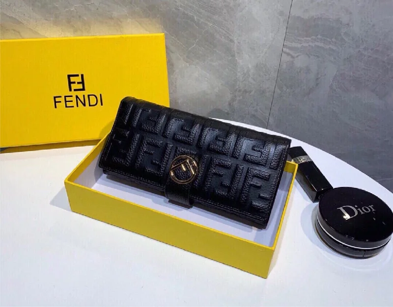 Fendi backpacks with a water - resistant exterior made of high - tech materialsNew Woman Fendi wallet