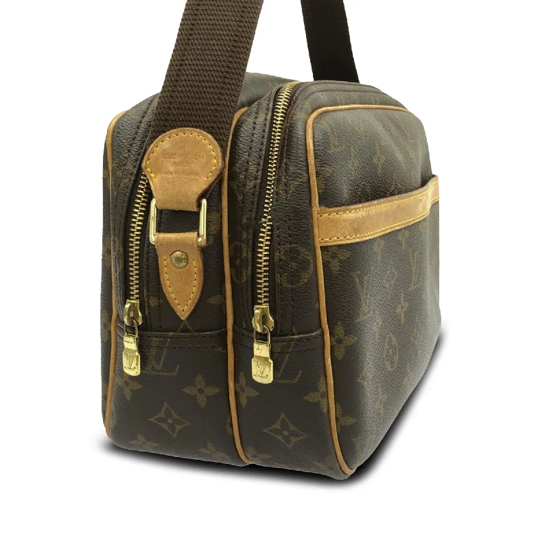 Louis Vuitton crossbody bags with a keychain holder for practicalityLouis Vuitton Monogram Reporter PM (OzOC0n)