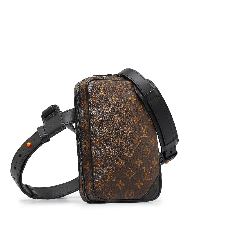 Louis Vuitton bags with a zip - around closure for enhanced securityLouis Vuitton Monogram Solar Ray Utility Side Bag (gYAHLC)