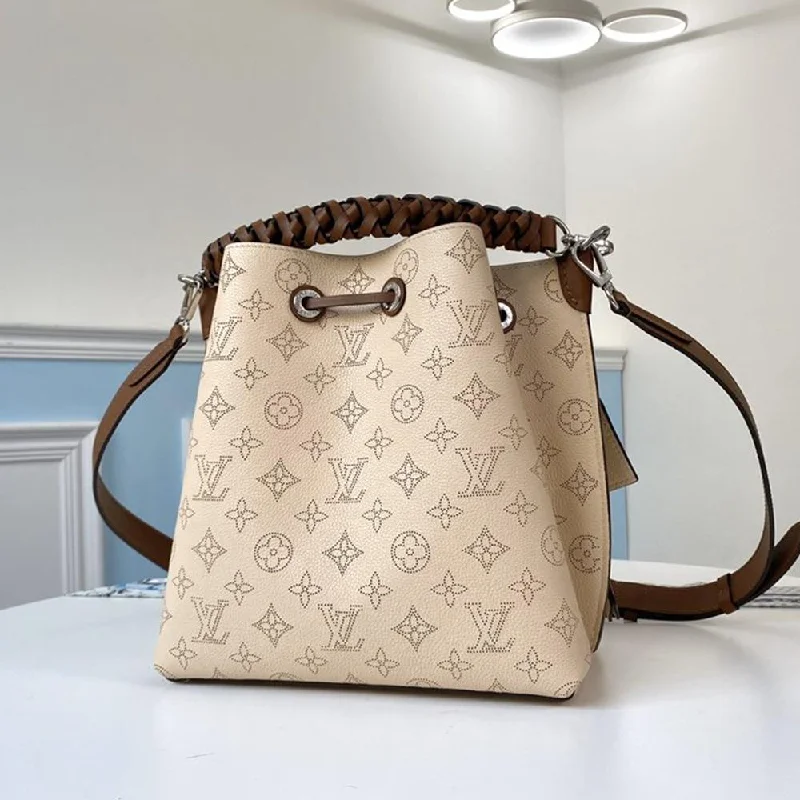 Louis Vuitton bags with a zip - around closure for enhanced securityLouis Vuitton NÉONOÉ BB