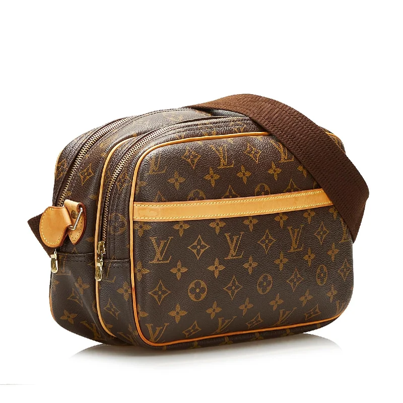 Ladies Louis Vuitton Petite Malle bags with a star - shaped charm for cutenessLouis Vuitton Monogram Reporter PM 35621)