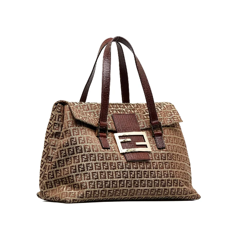 Fendi handbags with a perforated leather detail for a breathable and unique designFendi Zucchino Shoulder Bag (SHG-9wOHuv)