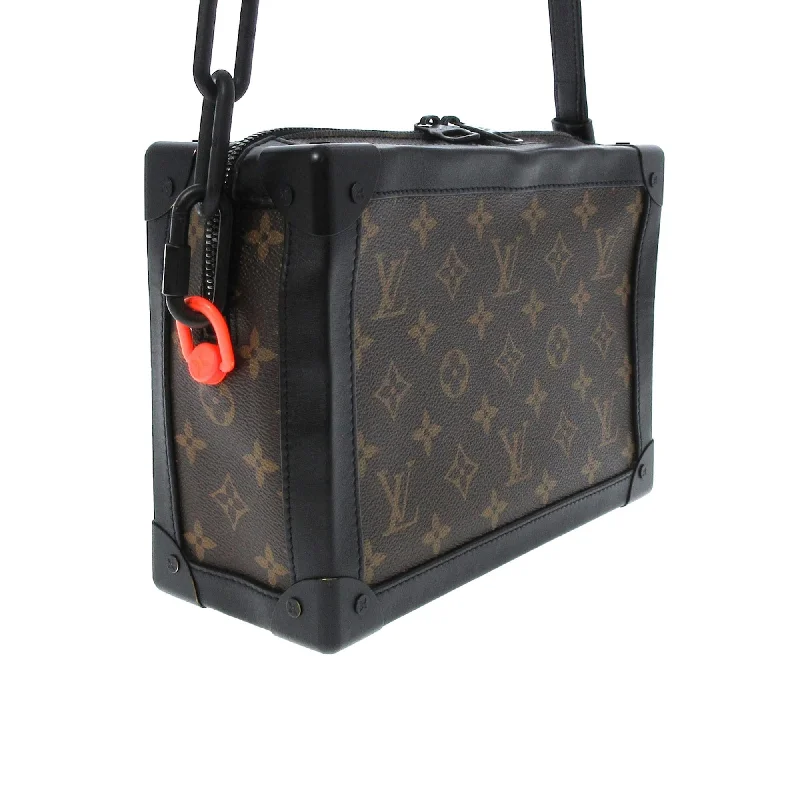 Louis Vuitton Speedy bags in monogram canvas for a classic lookLouis Vuitton Monogram Solar Ray Soft Trunk (SzJGQv)