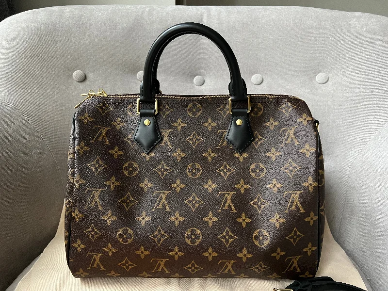 Louis Vuitton handbags with a beaded trim for a touch of glamourLouis Vuitton My LV World Tour Speedy 30 Bandouliere Monogram (RRP £1740)