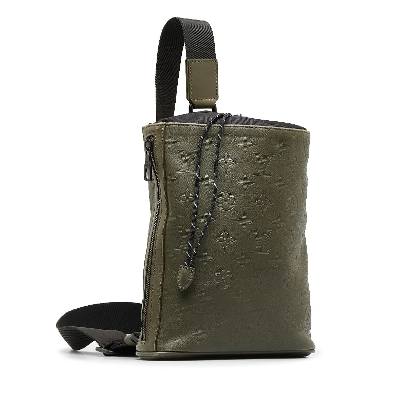 Louis Vuitton bags with a magnetic snap closure for easy accessLouis Vuitton Monogram Shadow Chalk Sling Bag (nQrcdd)