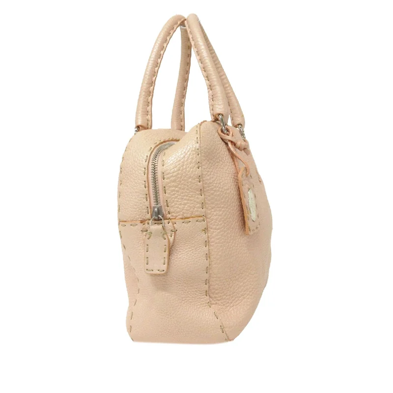 Ladies Fendi Peekaboo bags with a hand - stitched leather handle for artisanal charmFendi Selleria Handbag (SHG-pK3ady)