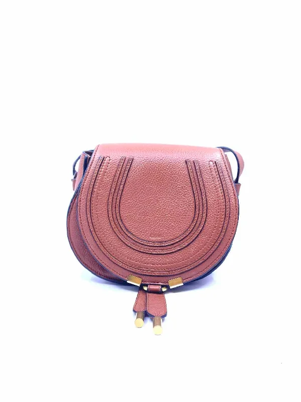 Christian Dior Saddle bags with a patent leather finish for a shiny lookCHLOE Marcie small saddle bag Brown Leather Solid Handbag