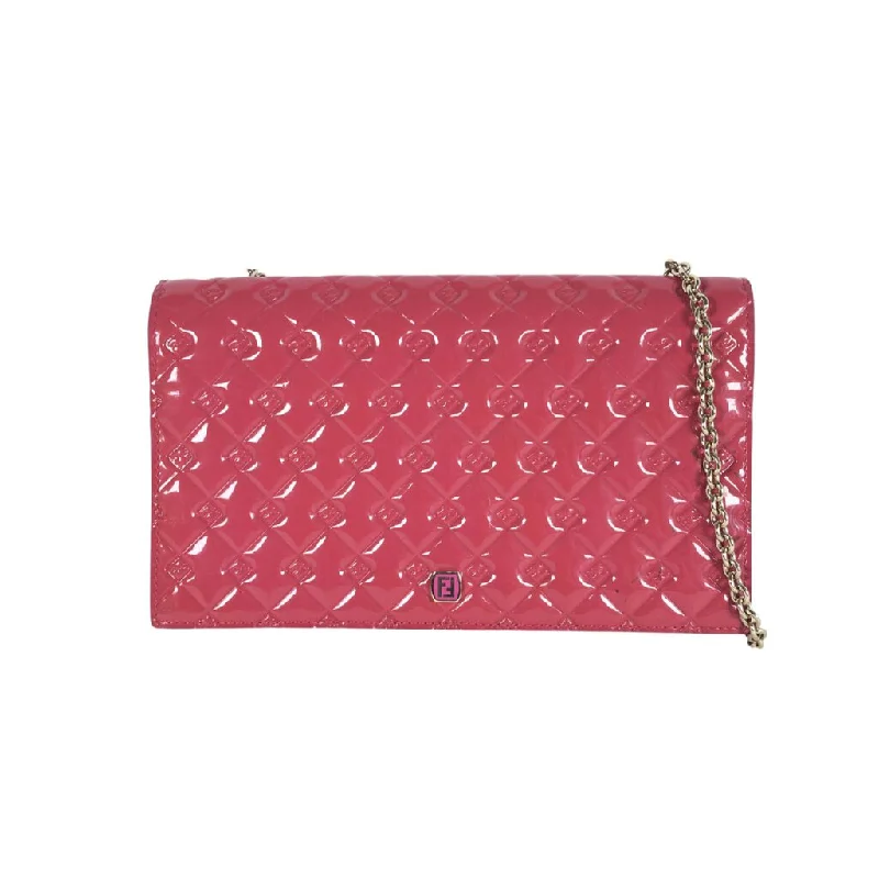 Ladies Fendi handbags with a detachable wallet insert for added convenienceFendi Wallet on Chain