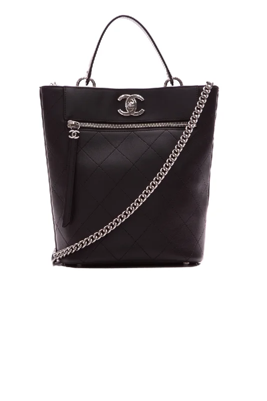 Chanel bags with chain and leather strap combinationsBucket Bag