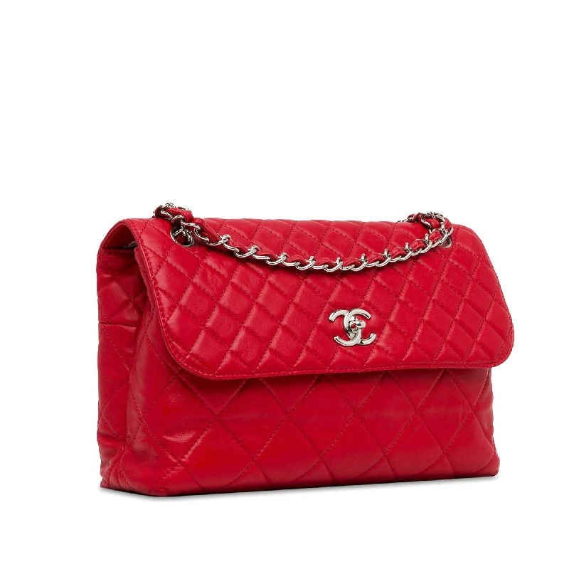 Chanel Handbag with Adjustable Strap for ComfortChanel Calfskin In The Business Flap (8n2B7T)