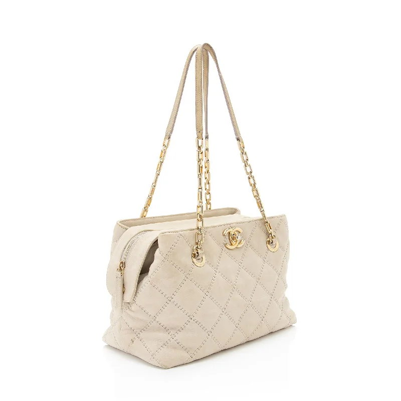 Chanel bags available at online luxury retaileChanel Calfskin Retro Chain Tote (syaS0b)