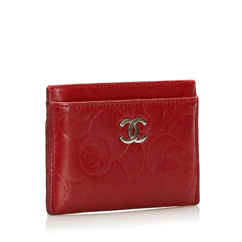 Chanel bags as wedding day accessoriesChanel Camellia Card Holder (36027)