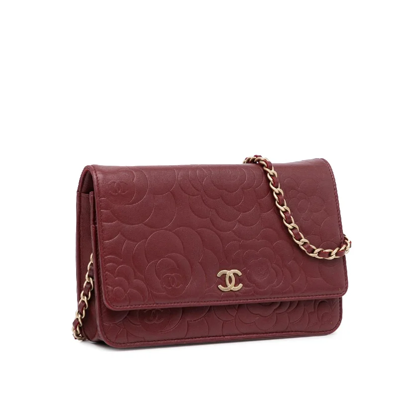 Chanel bags with classic and elegant designsChanel Camellia CC Wallet On Chain (HpTlgX)