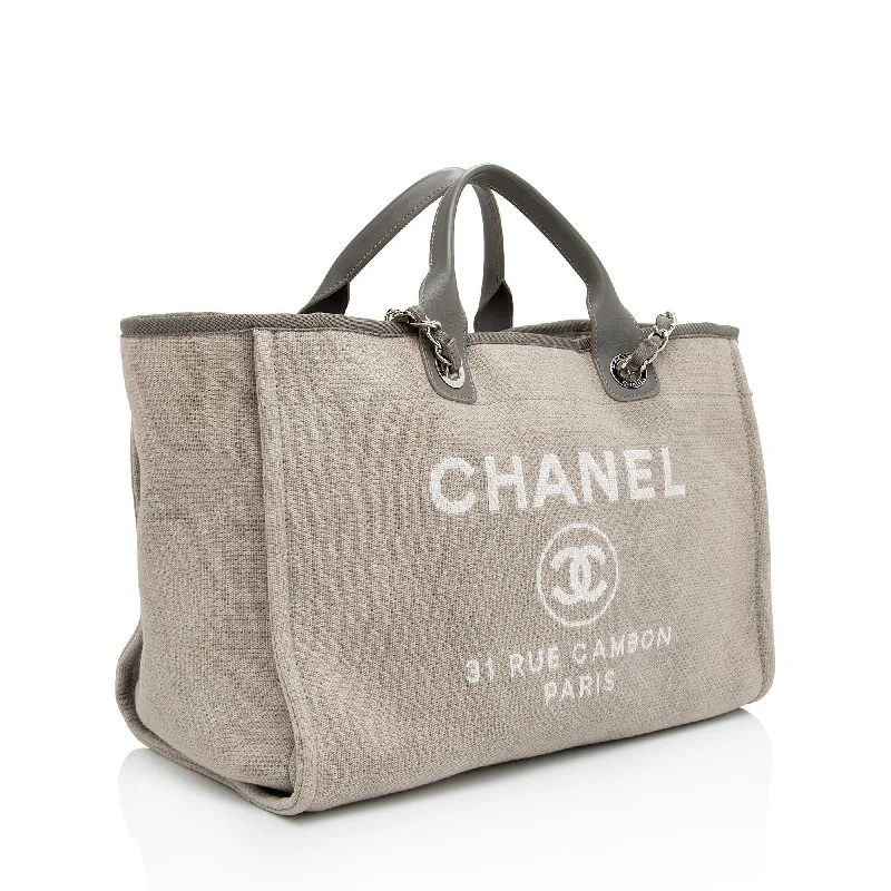 Chanel bags with the perfect balance of luxury and functionalityChanel Canvas Deauville Medium Tote (6z6SKD)