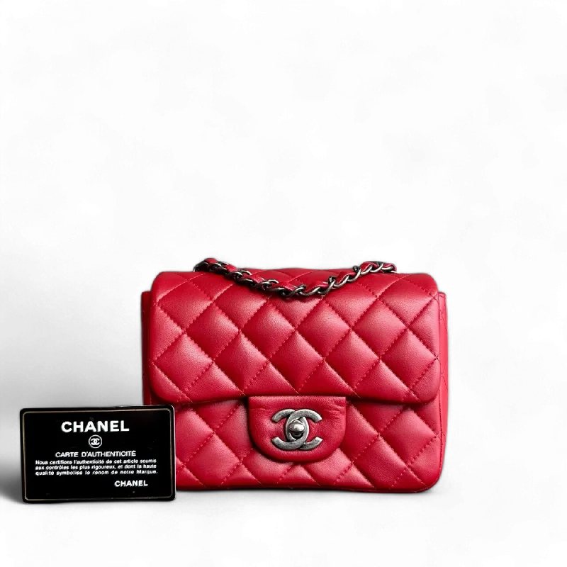 Chanel Classic Flap Bag for Evening PartyChanel Classic Flap Mini - 17CM Mini Square Quilted Lambskin Red Ruthenium Hardware Series 20