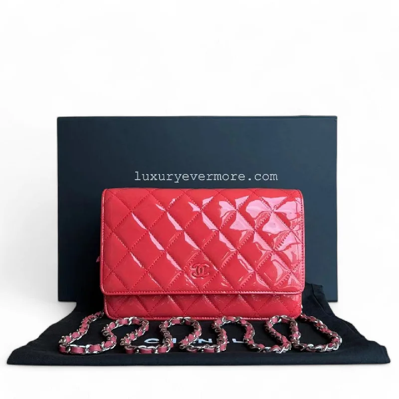 Chanel Medium Tote Bag for Office LadiesChanel Wallet On Chain WOC - Quilted Patent Leather Red Pink