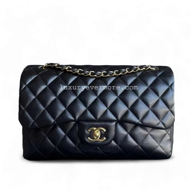 Chanel classicChanel Classic Flap Jumbo - Double Flap 30CM Quilted Lambskin Black Golden Hardware Series 19