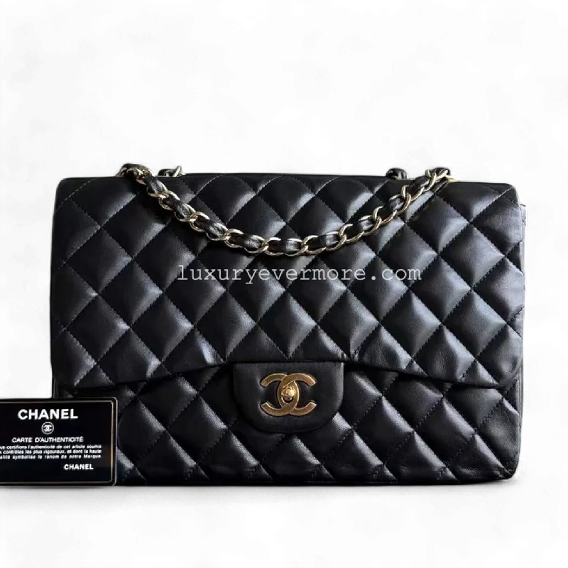 Chanel Quilted Leather Shoulder Bag for FashionistasChanel Classic Flap Jumbo - Single Flap Quilted Lambskin Black Golden Harware Series 11